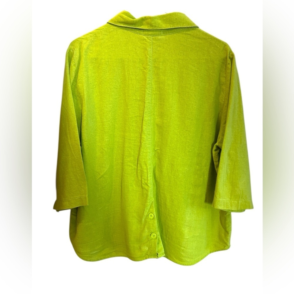 Gepetto Green Blouse with Decorative Patterns and Relaxed Fit 50% Rayon 50% Line - Picture 12 of 12